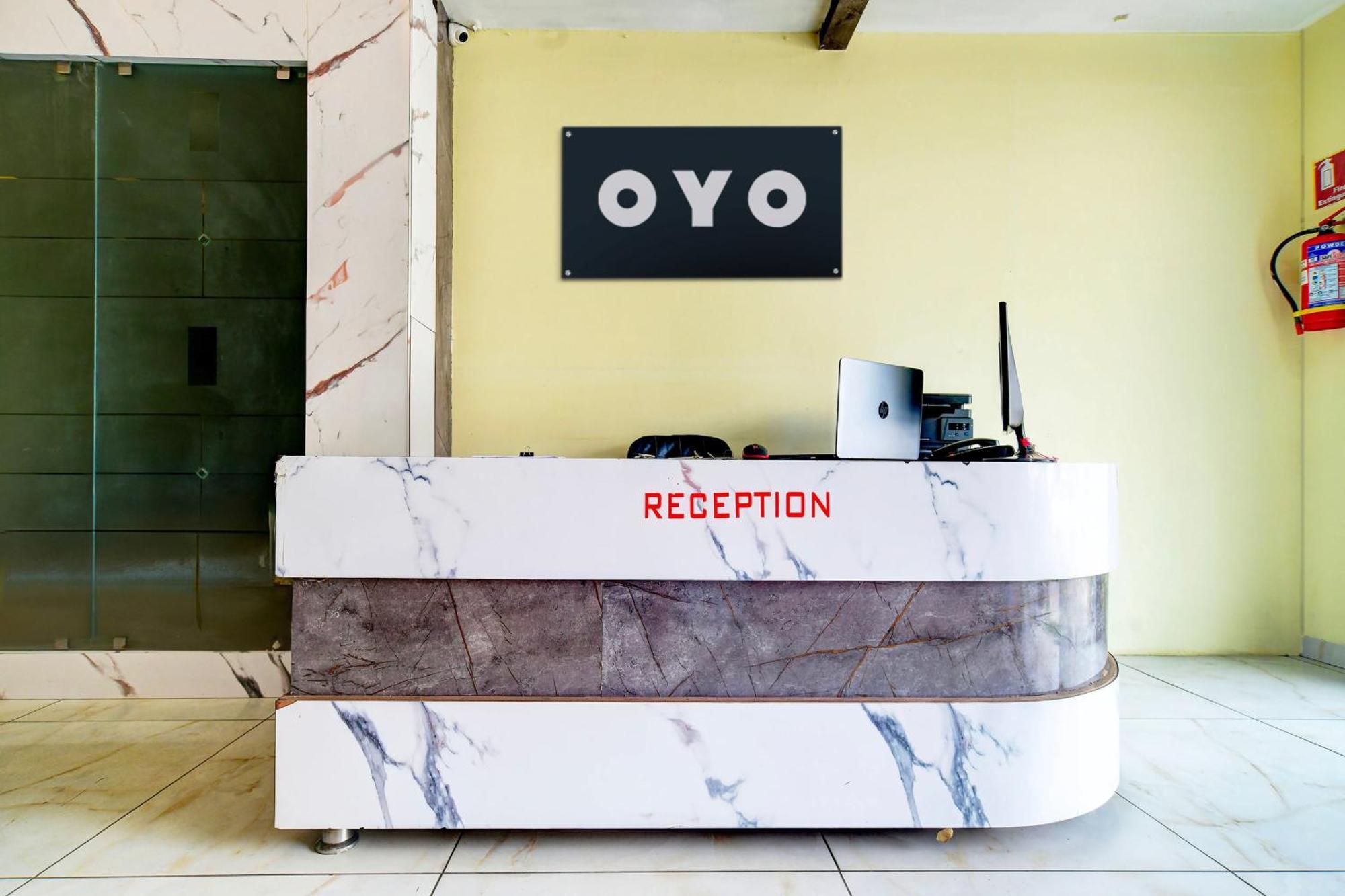Hotel O Svl Inn Индор Екстериор снимка