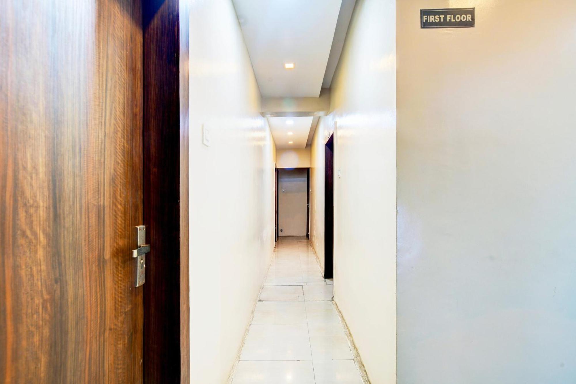Hotel O Svl Inn Индор Екстериор снимка