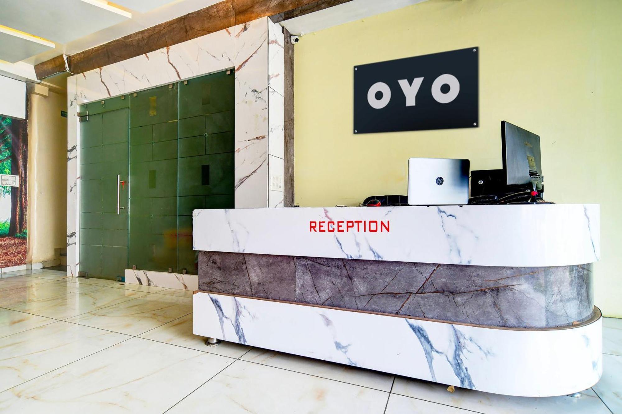 Hotel O Svl Inn Индор Екстериор снимка