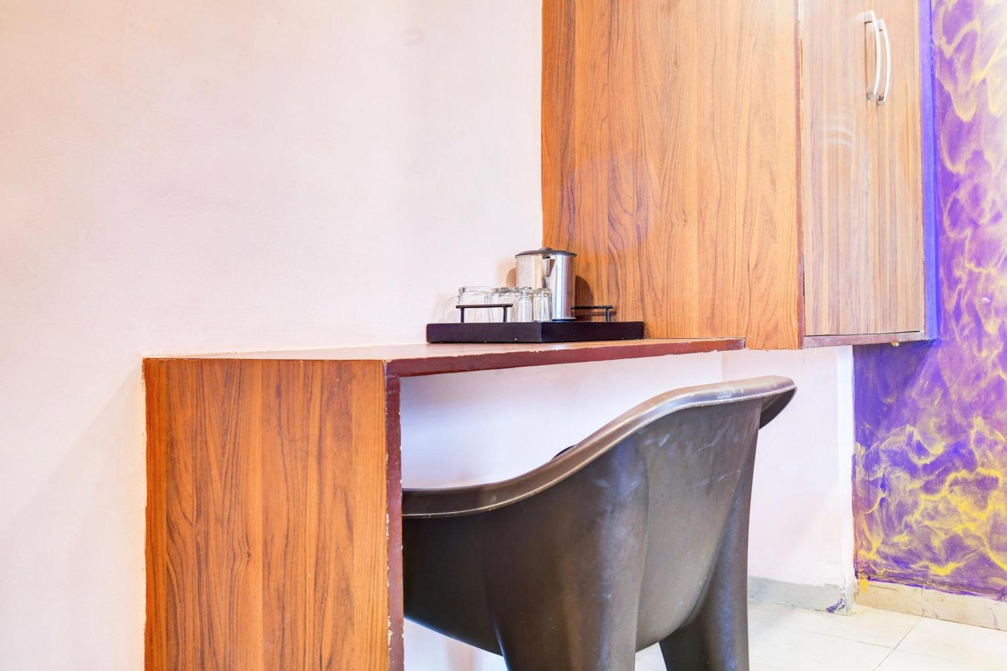 Hotel O Svl Inn Индор Екстериор снимка