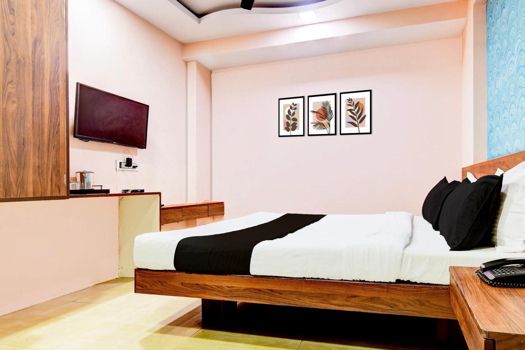 Hotel O Svl Inn Индор Екстериор снимка